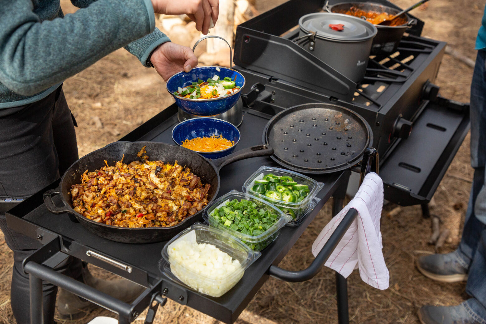 THIESSENS 2-BURNER CAMP STOVE